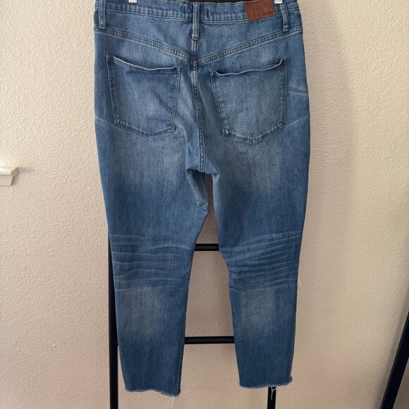 Madewell Distressed "The High-Rise Slim Crop Boyjean" Size 30 - Picture 5 of 9